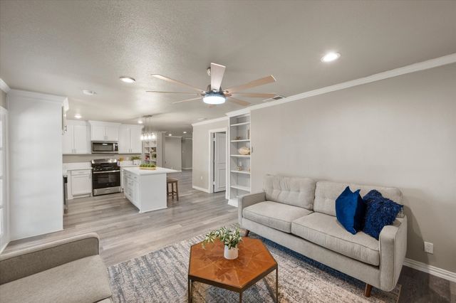710 Greenland Way, Grand Prairie, TX 75050