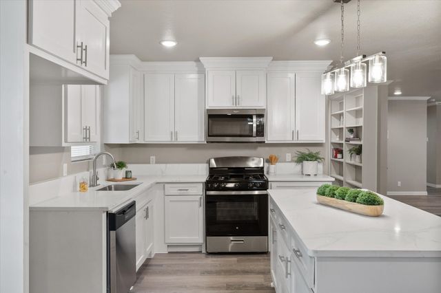 710 Greenland Way, Grand Prairie, TX 75050