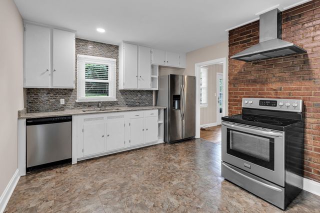 123 White Bridge Pike, Nashville, TN 37209