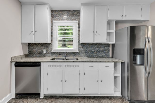 123 White Bridge Pike, Nashville, TN 37209