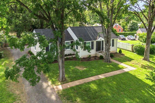 123 White Bridge Pike, Nashville, TN 37209