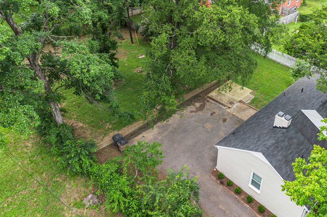 123 White Bridge Pike, Nashville, TN 37209