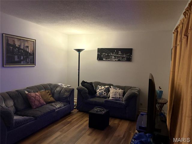 8844 Santa Bella Drive, Hazelwood, MO 63042
