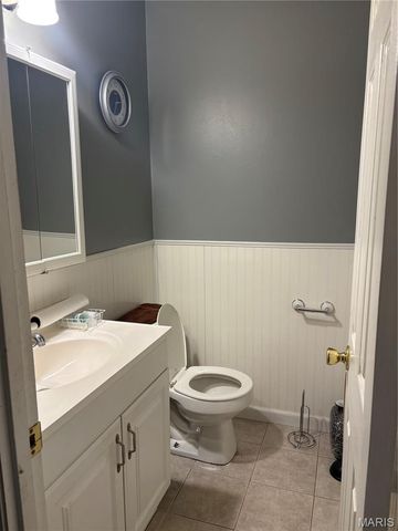 8844 Santa Bella Drive, Hazelwood, MO 63042