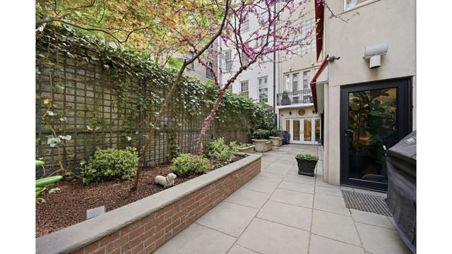 67 E 82ND Street, New York City, NY 10028
