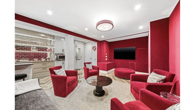 67 E 82ND Street, New York City, NY 10028