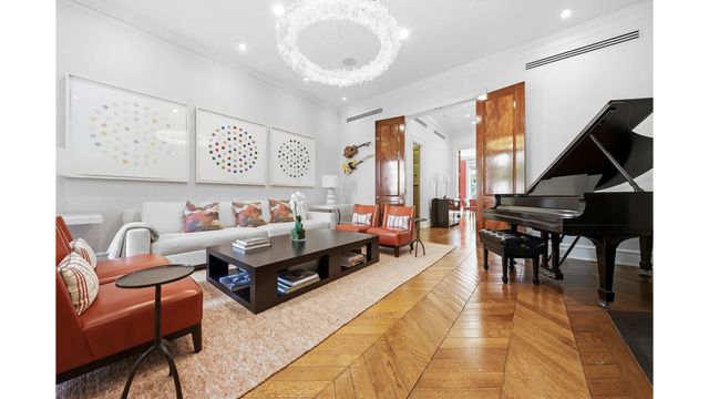 67 E 82ND Street, New York City, NY 10028
