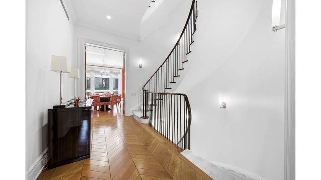 67 E 82ND Street, New York City, NY 10028