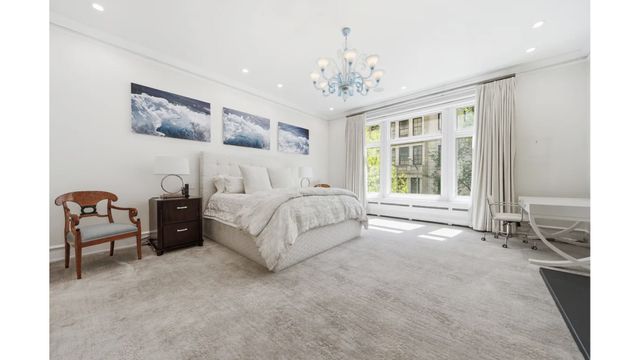 67 E 82ND Street, New York City, NY 10028