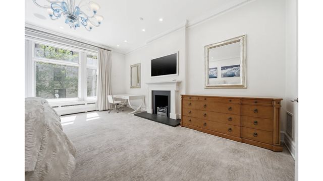 67 E 82ND Street, New York City, NY 10028