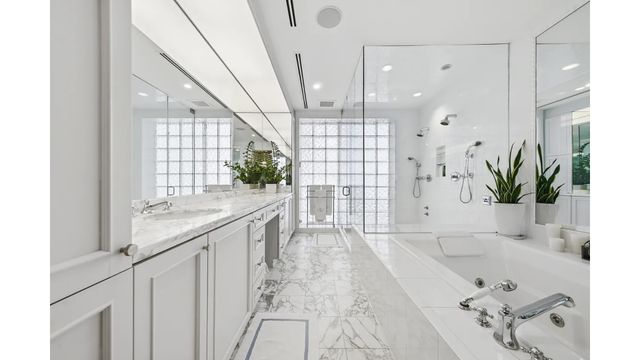 67 E 82ND Street, New York City, NY 10028