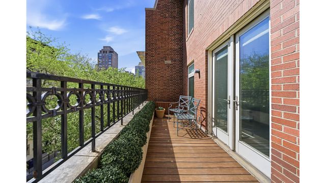 67 E 82ND Street, New York City, NY 10028