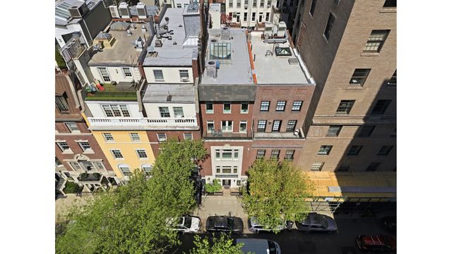 67 E 82ND Street, New York City, NY 10028