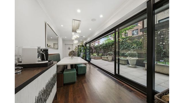67 E 82ND Street, New York City, NY 10028
