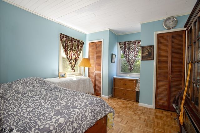 915 Plymouth Lake Dr, Stillwater Twp., NJ 07860