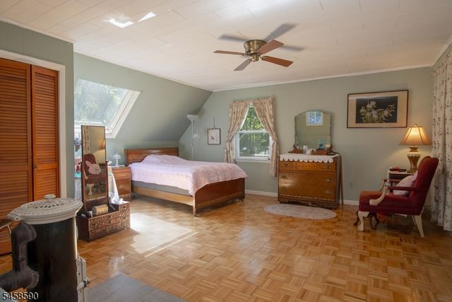 915 Plymouth Lake Dr, Stillwater Twp., NJ 07860