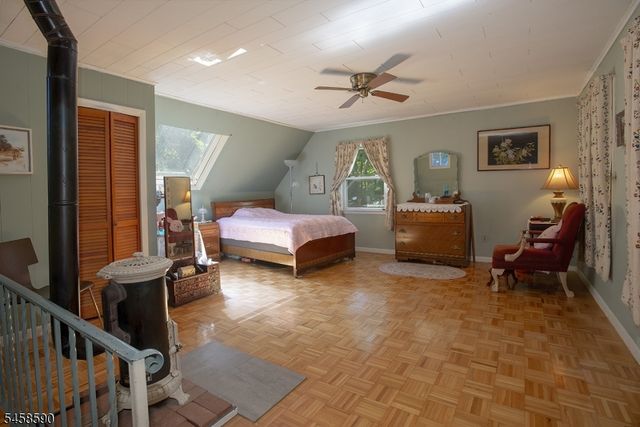915 Plymouth Lake Dr, Stillwater Twp., NJ 07860