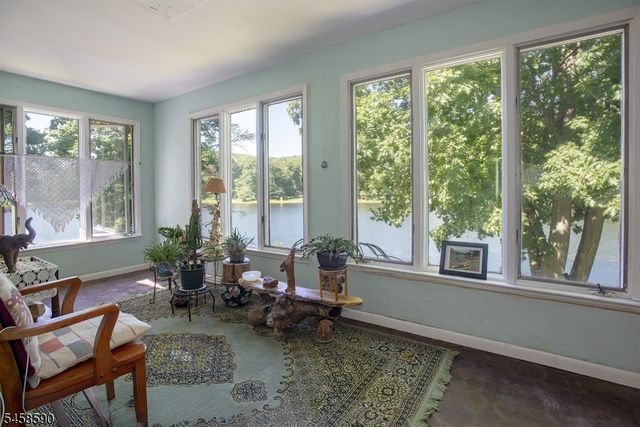 915 Plymouth Lake Dr, Stillwater Twp., NJ 07860