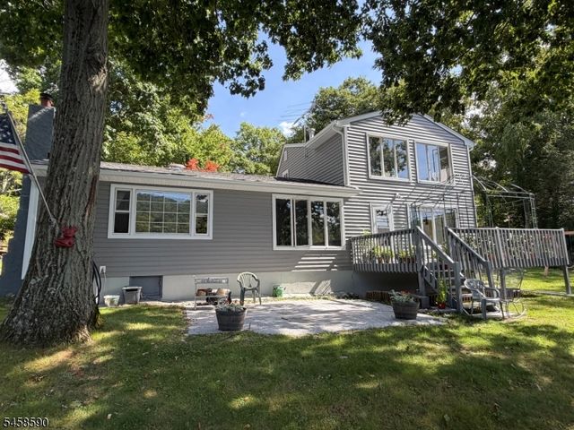 915 Plymouth Lake Dr, Stillwater Twp., NJ 07860