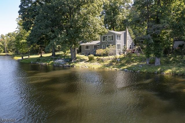 915 Plymouth Lake Dr, Stillwater Twp., NJ 07860