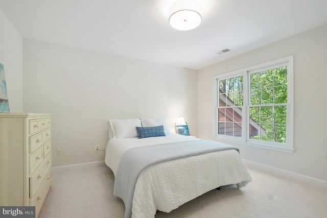 3234 NAVY, Oak Hill, VA 20171