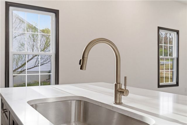 1 E 5th Street, Greenville, SC 29611