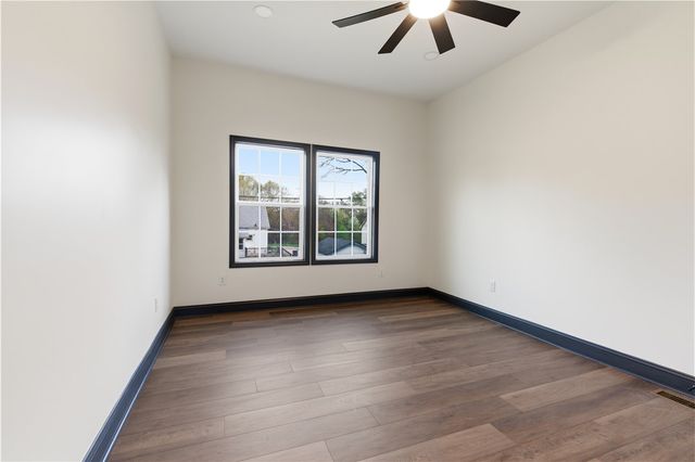 1 E 5th Street, Greenville, SC 29611