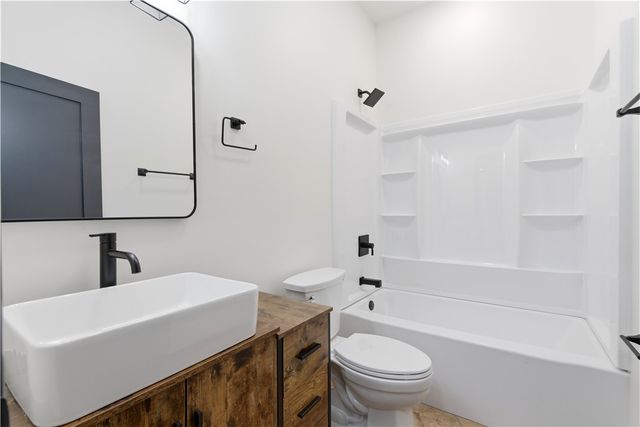 1 E 5th Street, Greenville, SC 29611