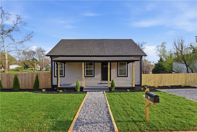 1 E 5th Street, Greenville, SC 29611