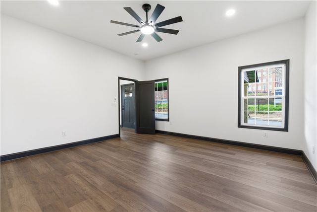 1 E 5th Street, Greenville, SC 29611