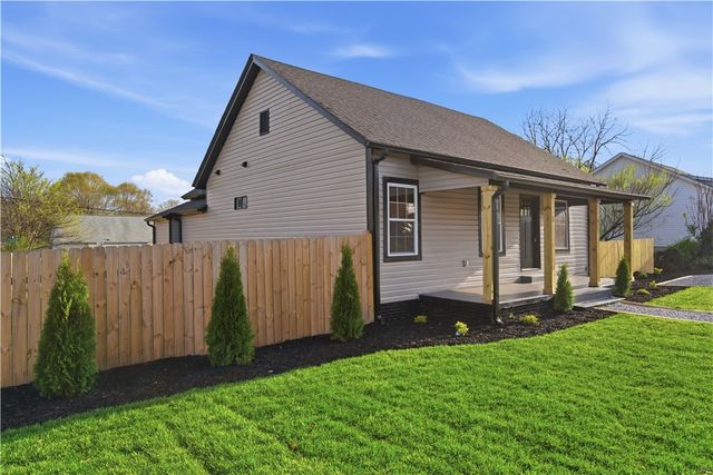 1 E 5th Street, Greenville, SC 29611