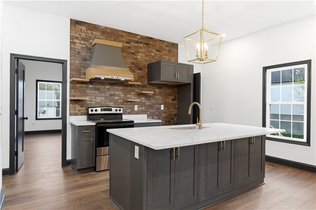 1 E 5th Street, Greenville, SC 29611