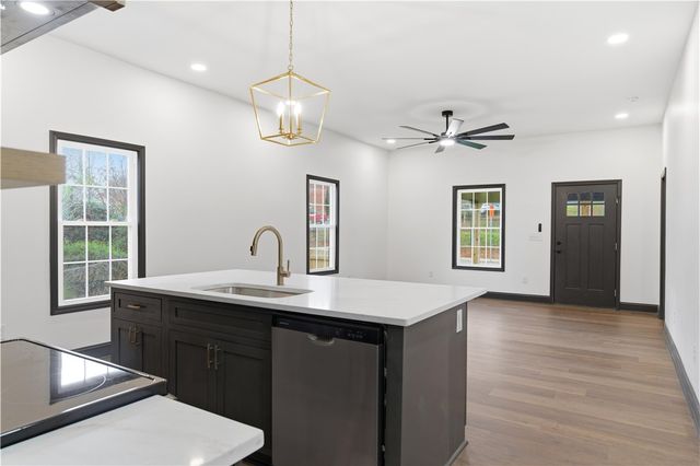 1 E 5th Street, Greenville, SC 29611