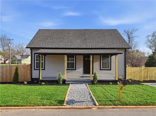 1 E 5th Street, Greenville, SC 29611