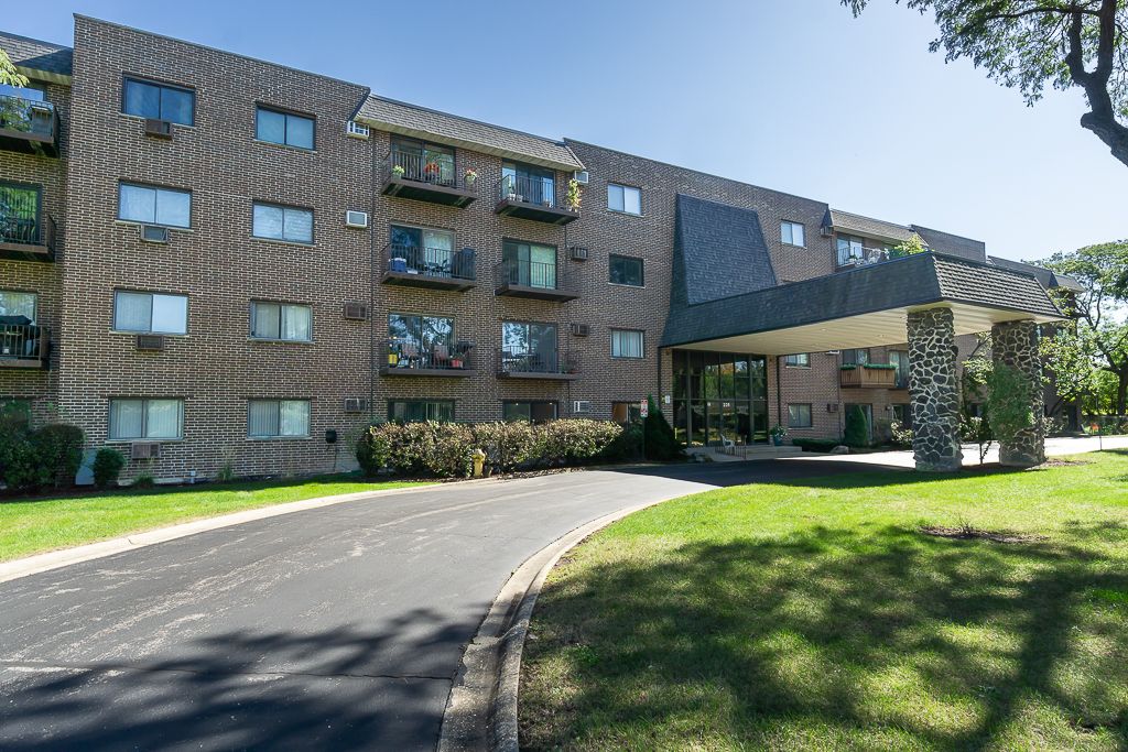 235 N Mill Road 313B, Addison, IL 60101