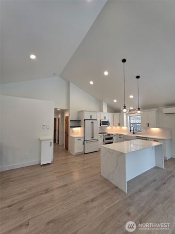 206 W Montana Avenue, Roslyn, WA 98941