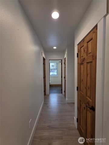 206 W Montana Avenue, Roslyn, WA 98941