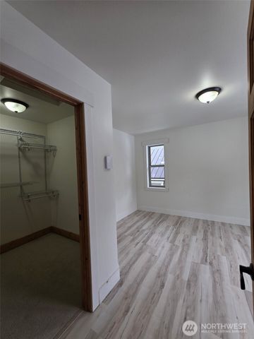 206 W Montana Avenue, Roslyn, WA 98941