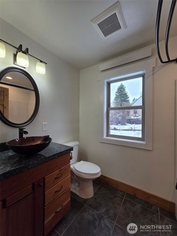 206 W Montana Avenue, Roslyn, WA 98941