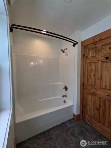 206 W Montana Avenue, Roslyn, WA 98941