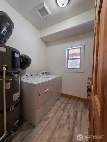 206 W Montana Avenue, Roslyn, WA 98941