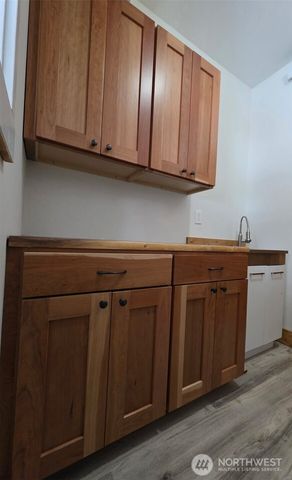 206 W Montana Avenue, Roslyn, WA 98941