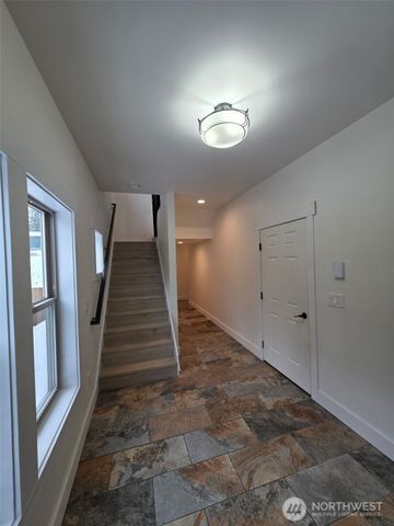 206 W Montana Avenue, Roslyn, WA 98941