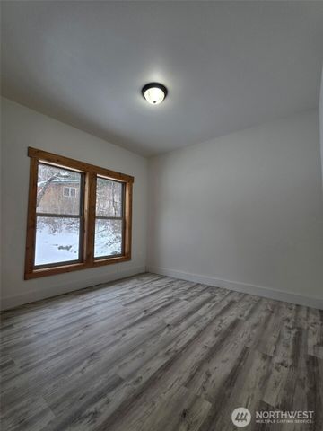 206 W Montana Avenue, Roslyn, WA 98941