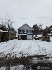 206 W Montana Avenue, Roslyn, WA 98941