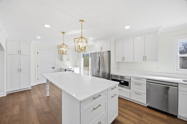 294 Idle Hour Drive, Lexington, KY 40502