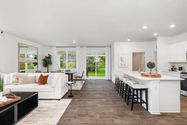 6300 Redwood Trail, Wonder Lake, IL 60097