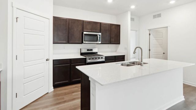 6300 Redwood Trail, Wonder Lake, IL 60097