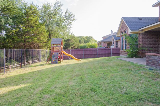 662 OAK CREEK Drive, Cedar Hill, TX 75104