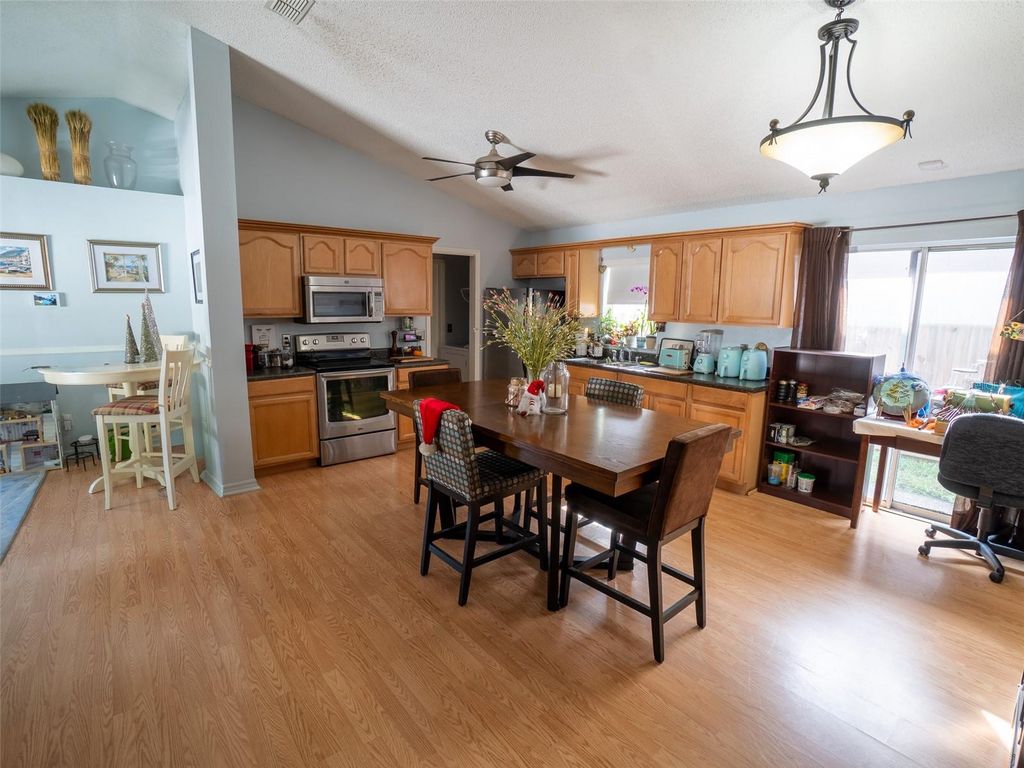 Image 5 of property listing at 9502 LUPINE AVENUE, Orlando, FL 32824